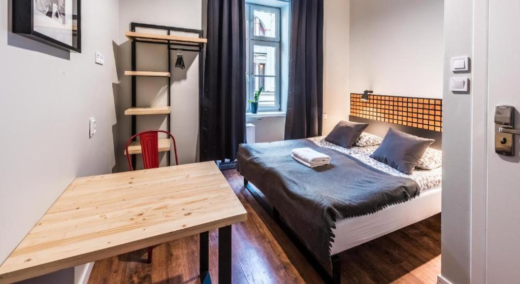 Old Town Apart Apartment คราคูฟ ภายนอก รูปภาพ